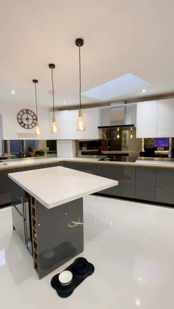 Bronze Toughened Mirror Splashback - CreoGlass E-Shop