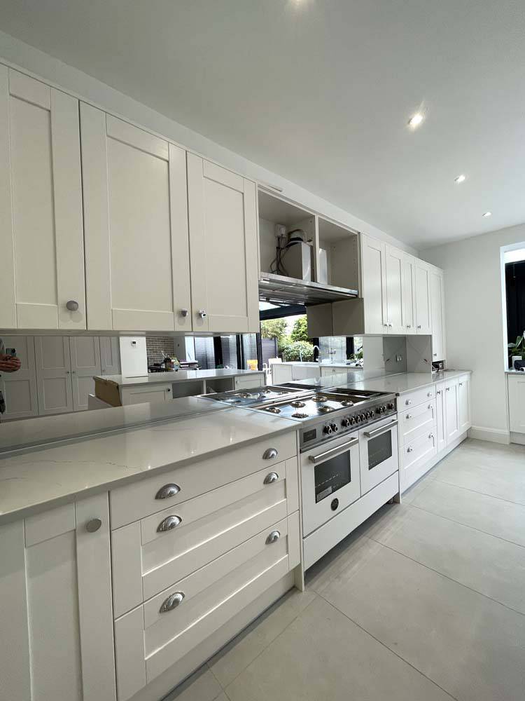 Silver Toughened Mirror Splashback - CreoGlass E-Shop